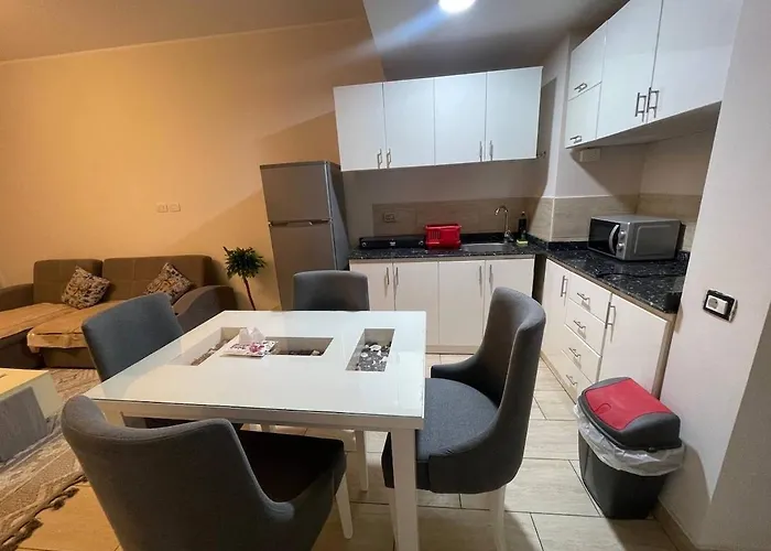 One Bedroom Sea View Apartment *
